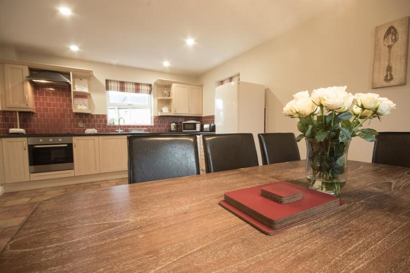 Haddon Cottage - Darwin Lake Holiday Village Матлок Екстер'єр фото